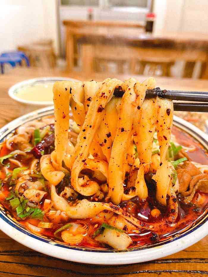 史记卤肉刀削面-"昨天晚上去龚家湾上面练车,回来的时候已经.