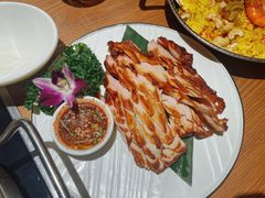 碳烤猪颈肉-樾餐厅泰式海鲜火锅(民歌湖店)