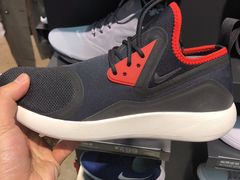 -NIKE上海青浦换季优惠店