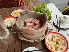 -郭婆婆疯子鸡·土货江湖菜馆