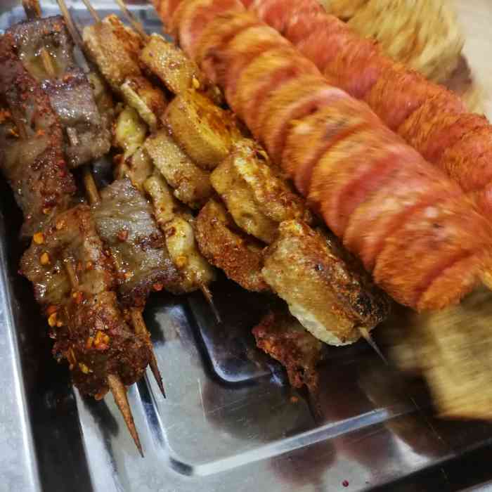 丁三哥老字号-"[薄荷]环境:在康定清真寺的对面.牌子.