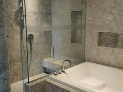 -上海虹桥西郊假日酒店