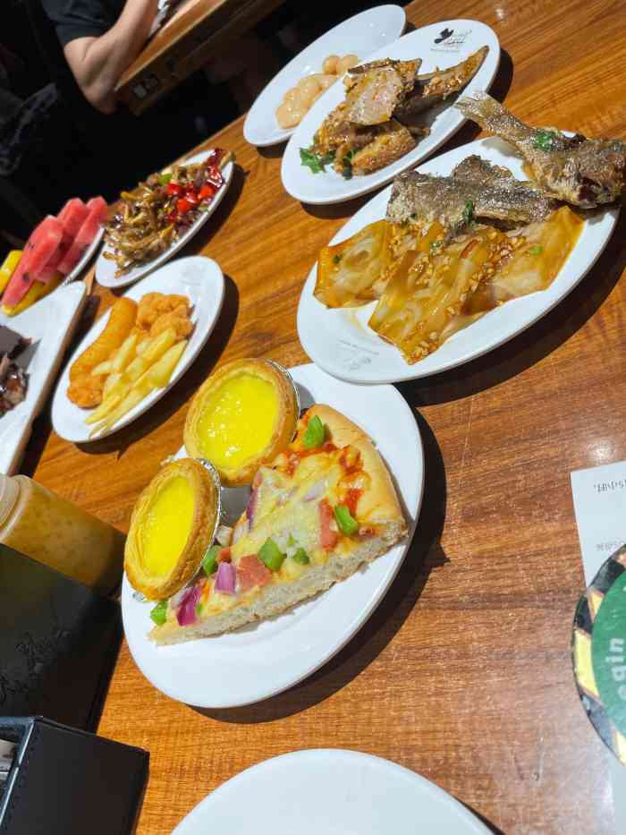 汉巴味德(鹏欣水游城店)-"性价比最高的自助餐了 每次去都排队 味道.