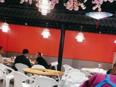 -老街烧烤大排档·地道湖北菜·龙虾馆(汉口火车站店)