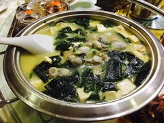 海蛎子海带豆腐锅-添福来墨鱼饺子 · 海鲜东北菜(大连星海·黄浦路店)