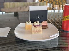 -上海漕河泾万丽酒店