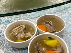 恰玛菇煲羊肉汤-巴扎美食·新疆菜·西域歌舞表演餐厅(新疆大厦店)