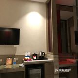 时光过得很快啊，只能感慨，十年前就来济南住这个酒店