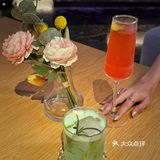 这里的露台view真的好棒，下雨也唯美