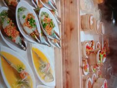-雍容荟帝王蟹活龙虾展台自助(IFS黑金店)