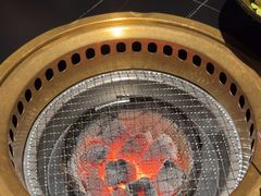 -山川小町·极番烧肉(新地假日广场店)
