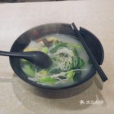 厨房是明档的，顾客可以看煮制的过程，还是比较卫生的