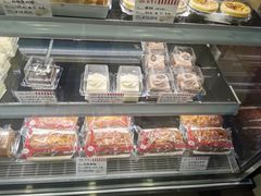 -红宝石·鲜奶小方·海派西点房(南丹店)