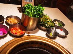 -蚂蚁洞·烤肉大营地(上海静安大悦城店)