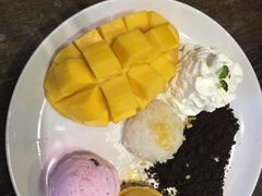 -莓园冰淇淋店