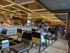 -大中华希尔顿酒店-念自助餐·嗨啤·小龙虾