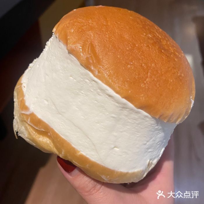 V咖啡(兰州盛达希尔顿酒店)意大利奶油面包图片
