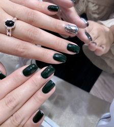 -花岐款式专研健康美甲沙龙