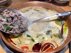 -洱火云南酸菜牛肉火锅(石景山当代商城店)