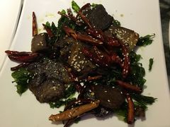 -蔼若春.传承三十年云南菜(金碧公园店)
