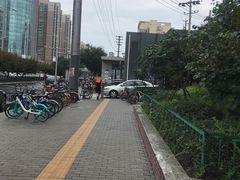 -白石桥南(地铁站)