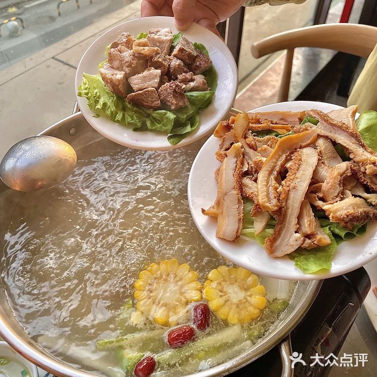 在广州的全牛宴潮汕牛肉火锅真的把人香迷糊～