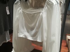 -URBAN REVIVO(高德置地广场·春广场店)