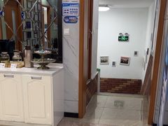 -茂菊口腔连锁(浦东南路店)
