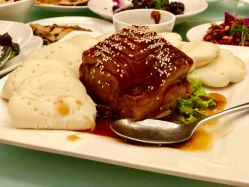 扣肉夹馍-青岛富力艾美酒店·宴会厅