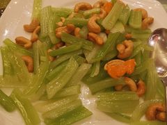 四季豆炒碧根果-弘雅饭店