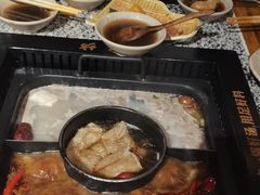 -老牌坊云南鱼豆花火锅(哈西万达店)
