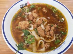 传统招牌猪肉面-顺溜·手工刀削面·黑金店(铜锣湾店)