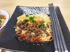 -李与白包子铺(桐梓林店)