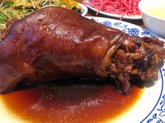 -老天桥酱肉烧饼夹肘子(天桥店)