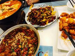 自制泡菜龙利鱼锅-付掌柜在成都·热炒砂锅集(金禾店)