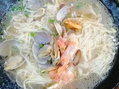 -老东镇啤酒屋海鲜加工·蒸汽海鲜·海鲜烧烤(台东店)