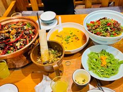 -老滇山寨•云南特色菜•地方菜•民族风情歌舞表演(金碧店)