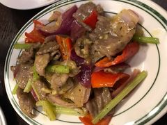 黄芥末酱炒牛肉-乾坤饭店