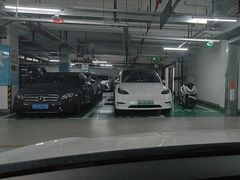 -静安大融城·停车场