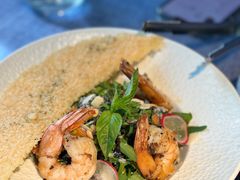 芝麻菜色拉-弦月窗LUNETTE BY AMANDA(复兴路店)