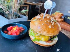 -HIGH FIVE哈福手工汉堡(桂林路店)