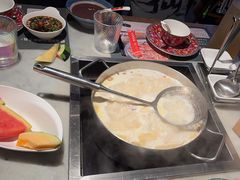 -尚尚仙·酸汤猪手·猪肚鸡火锅(华联万柳购物中心店)