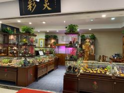 -灵彩珠宝(朗香街店)
