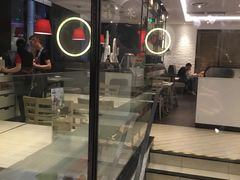 -必胜客(证大大拇指店)