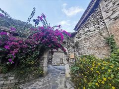 -高荡千年布依古寨旅游景区