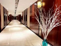 -武汉光谷广场杨家湾地铁站怡程酒店