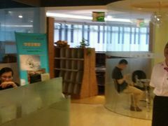 -柏斯音乐艺术中心·钢琴·吉他(上音店)