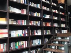 -钟书阁(松江泰晤士小镇店)