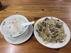 牛肉炒河粉-河记肠粉店