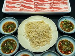 -鲜入唯煮·港式海鲜牛肉火锅(金宝街店)